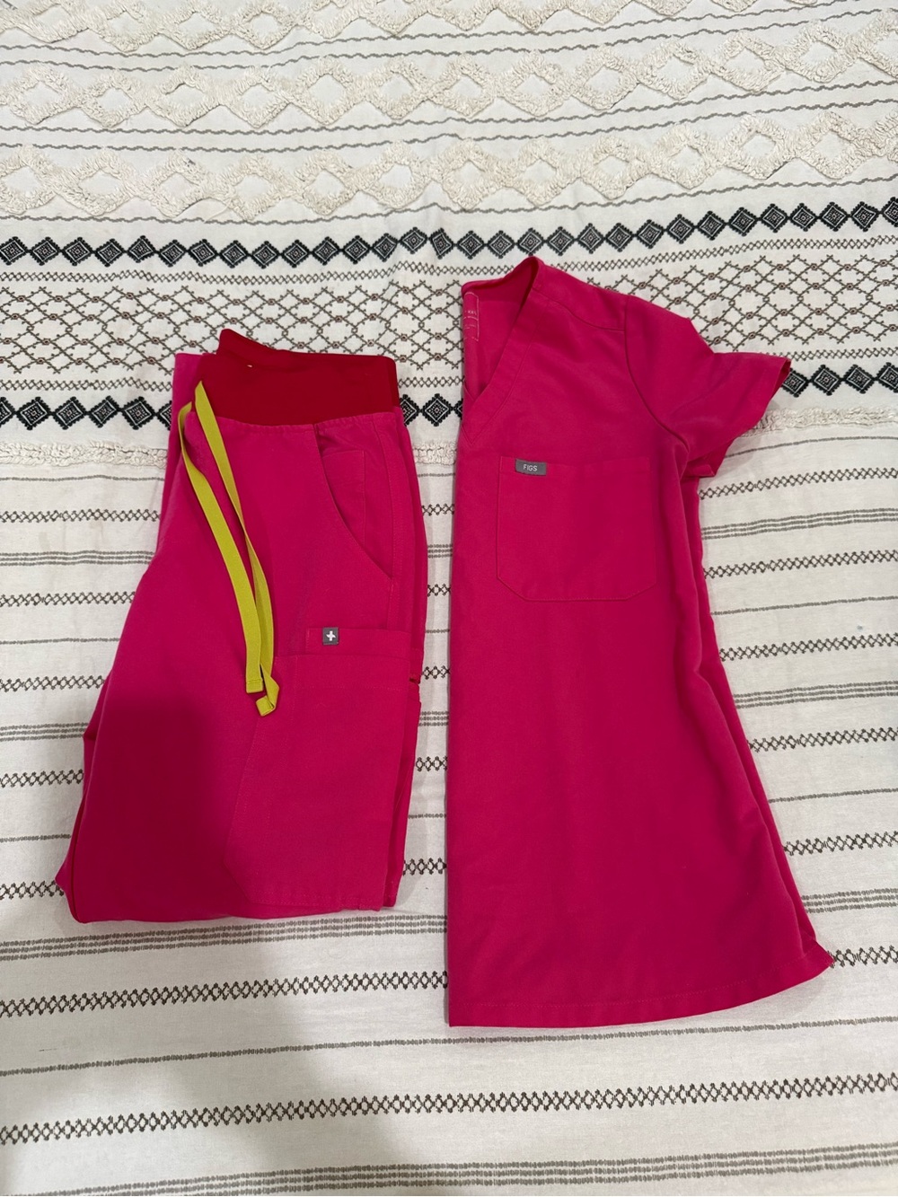 Figs Shocking Pink Set- XXS top/XS Regular Bottoms